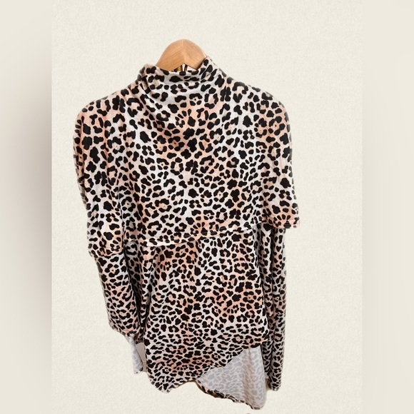 STYLEWE Cheetah Print Turtleneck Poncho Cape Blouse Top Women Size Medium and XL - Picture 2 of 5